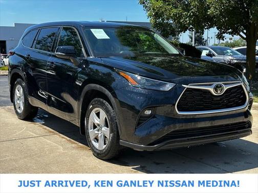 2022 Toyota Highlander LE