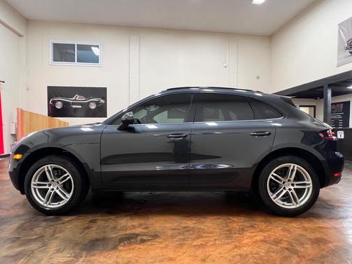 2018 Porsche Macan Base