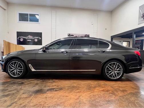 Azurite Black Metallic 2016 BMW 740 i