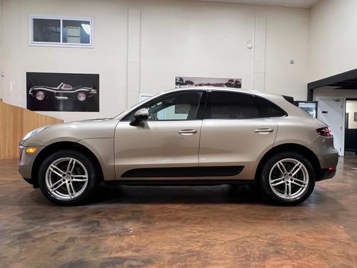 2017 Porsche Macan Base