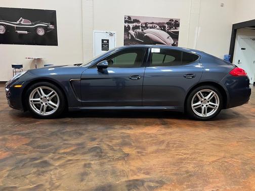 2014 Porsche Panamera 2