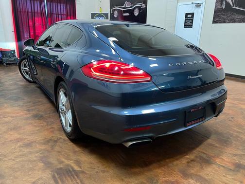 2014 Porsche Panamera 2