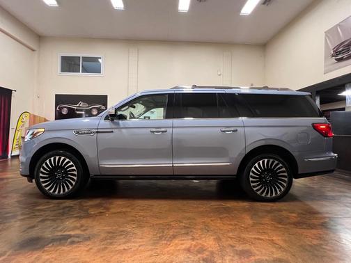 Chroma Crystal Blue 2020 Lincoln Navigator L Black Label