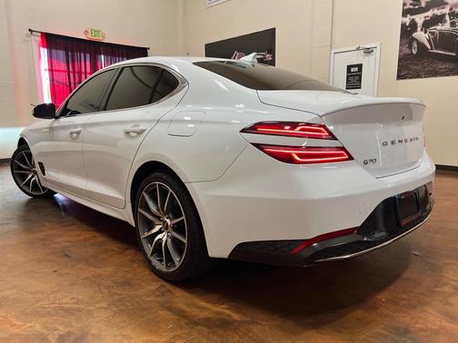 2023 Genesis G70 2.0T