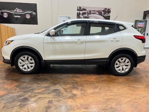 2017 Nissan Rogue Sport S