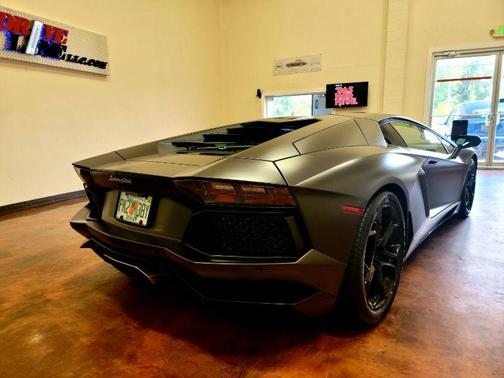 Photo 4 of 4 of 2012 Lamborghini Aventador LP700-4
