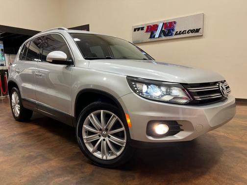 Reflex Silver Metallic 2016 Volkswagen Tiguan SE