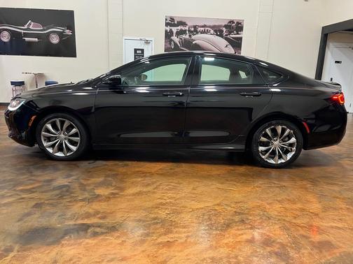 2016 Chrysler 200 S