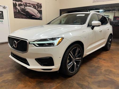 2018 Volvo XC60 Recharge Plug-In Hybrid T8 R-Design