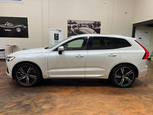 2018 Volvo XC60 Recharge Plug-In Hybrid T8 R-Design