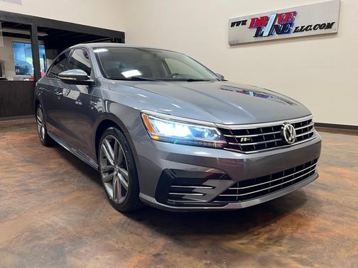2018 Volkswagen Passat 2.0T R-Line