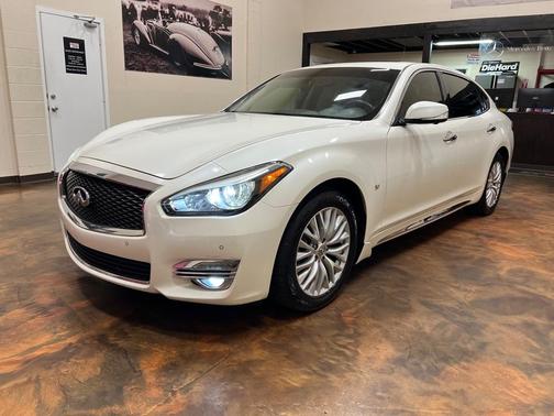 2016 INFINITI Q70L 3.7