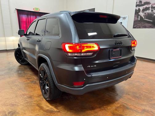 2019 Jeep Grand Cherokee Laredo