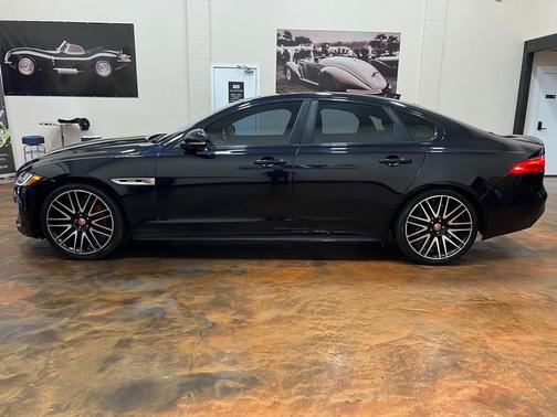 2017 Jaguar XF 35t R-Sport