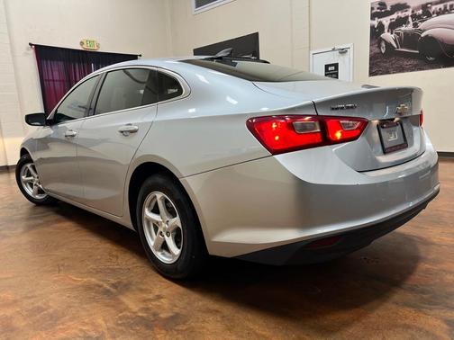 Silver Ice Metallic 2018 Chevrolet Malibu 1LS