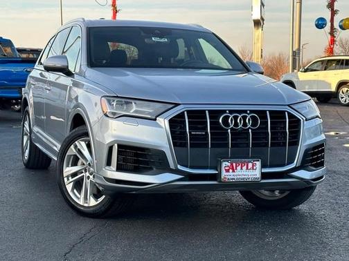 Photo 3 of 48 of 2020 Audi Q7 55 Premium Plus