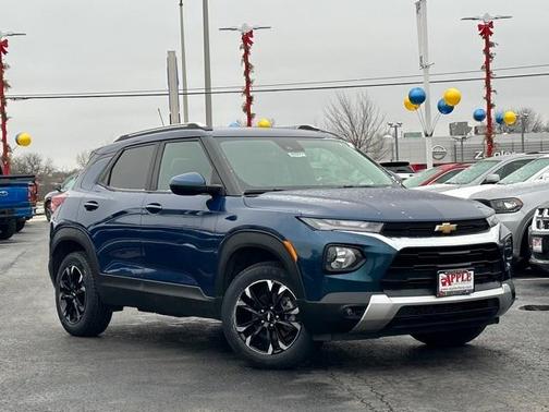 Photo 3 of 34 of 2021 Chevrolet Trailblazer LT