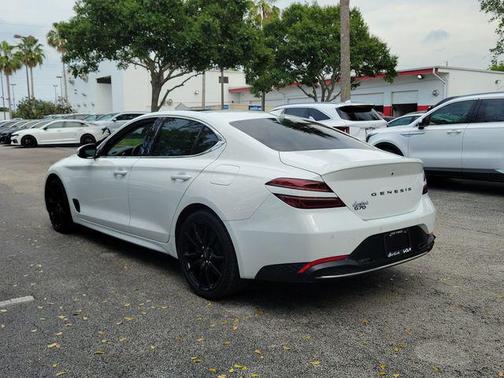 White 2022 Genesis G70 2.0T RWD
