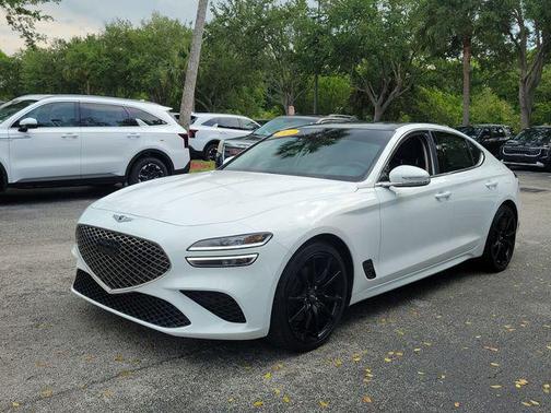 White 2022 Genesis G70 2.0T RWD