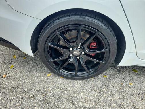 White 2022 Genesis G70 2.0T RWD