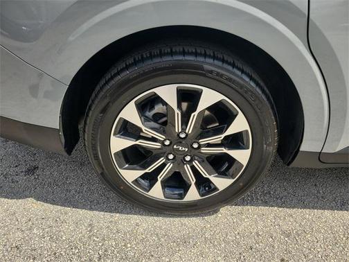 2023 Kia Carnival EX