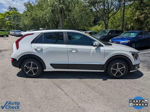 2025 Kia Niro SX