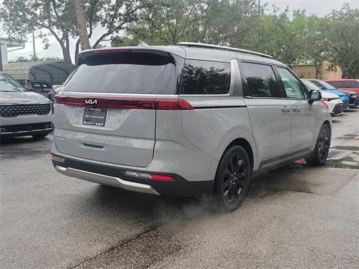 2024 Kia Carnival SX