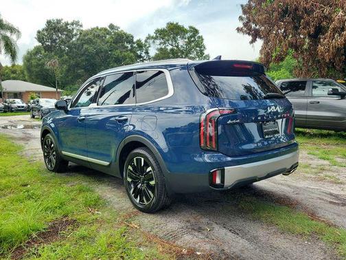 Midnight 2023 Kia Telluride SX