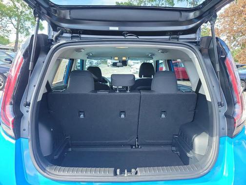 Surf Blue w/Black Roof 2023 Kia Soul S