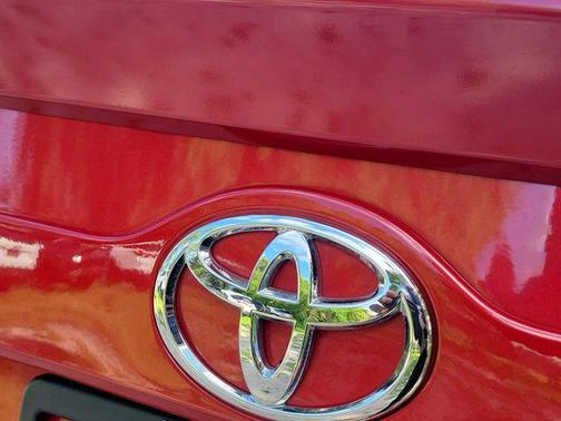 Barcelona Red Metallic 2012 Toyota Camry SE