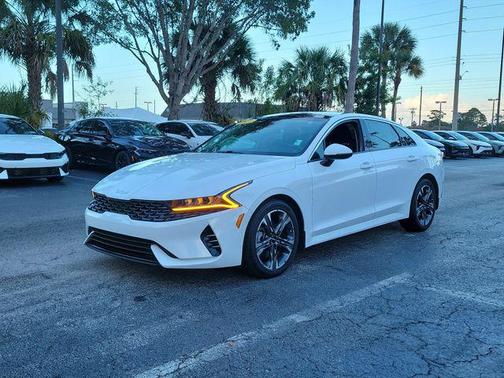 Glacial White Pearl 2022 Kia K5 EX