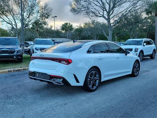 2022 Kia K5 EX