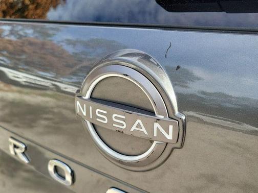 Gun Metallic 2022 Nissan Rogue SV