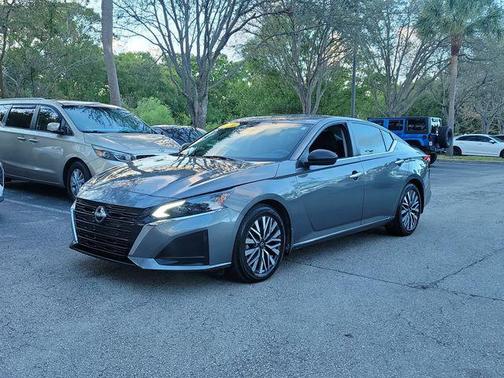 Gun Metallic 2024 Nissan Altima 2.5 SV