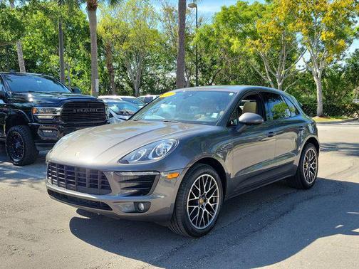 Gray 2018 Porsche Macan Macan Sport Edition