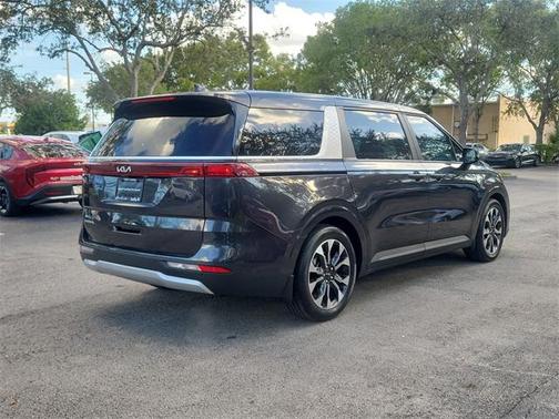 2024 Kia Carnival EX