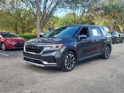 2024 Kia Carnival EX