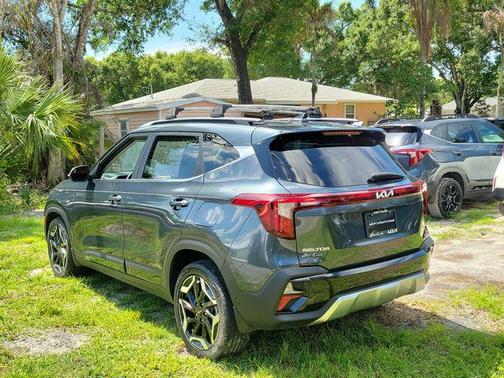 Gray 2024 Kia Seltos SX Turbo
