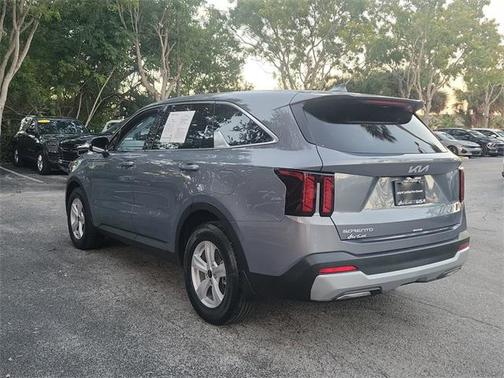 2025 Kia Sorento LX
