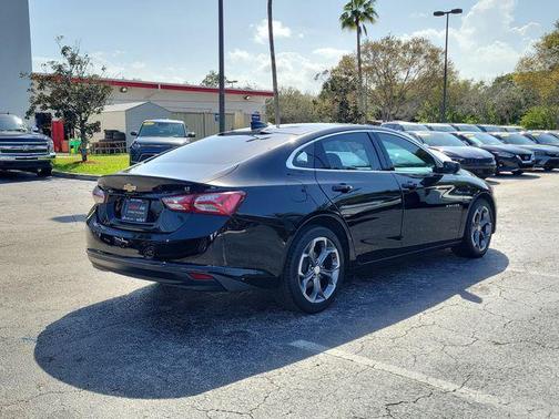 Mosaic Black Metallic 2022 Chevrolet Malibu FWD LT
