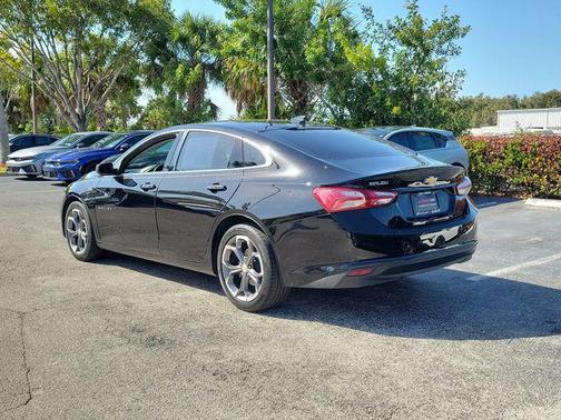 Mosaic Black Metallic 2022 Chevrolet Malibu FWD LT