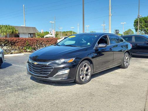 Mosaic Black Metallic 2022 Chevrolet Malibu FWD LT