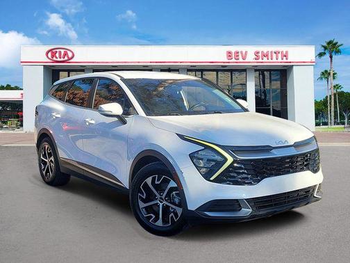 Glacial White Pearl 2023 Kia Sportage EX