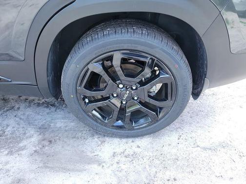 Gray 2024 Kia Seltos X-Line