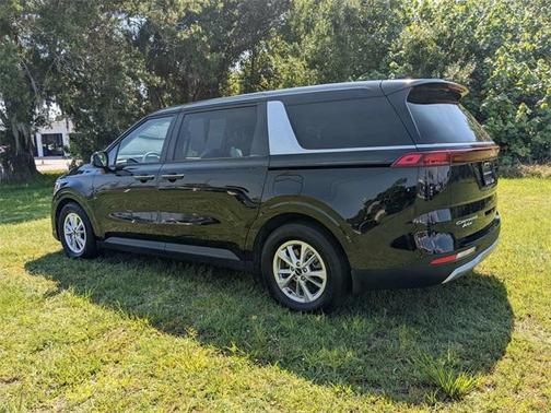 2022 Kia Carnival LXS