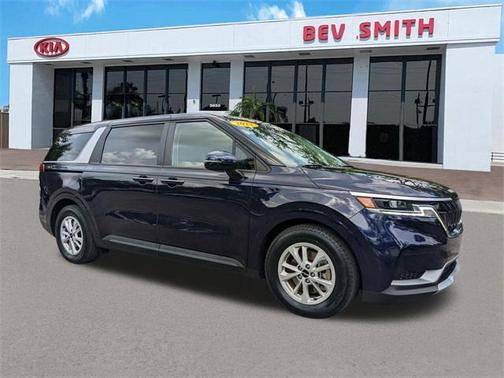 2022 Kia Carnival LX