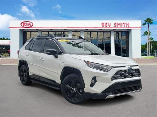 2020 Toyota RAV4 Hybrid SE