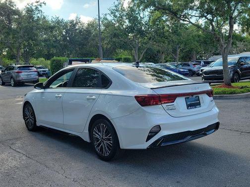 Snow White Pearl 2022 Kia Forte GT-Line