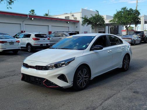 Snow White Pearl 2022 Kia Forte GT-Line
