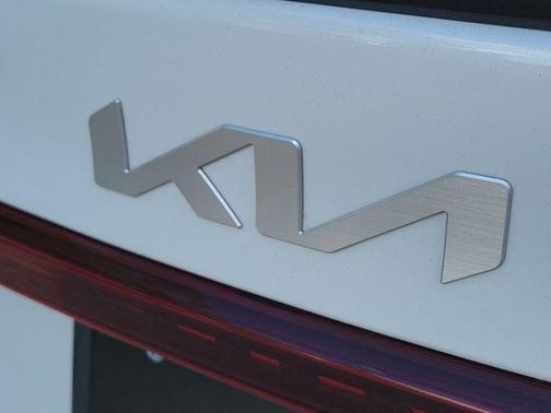 Snow White Pearl 2022 Kia Forte GT-Line